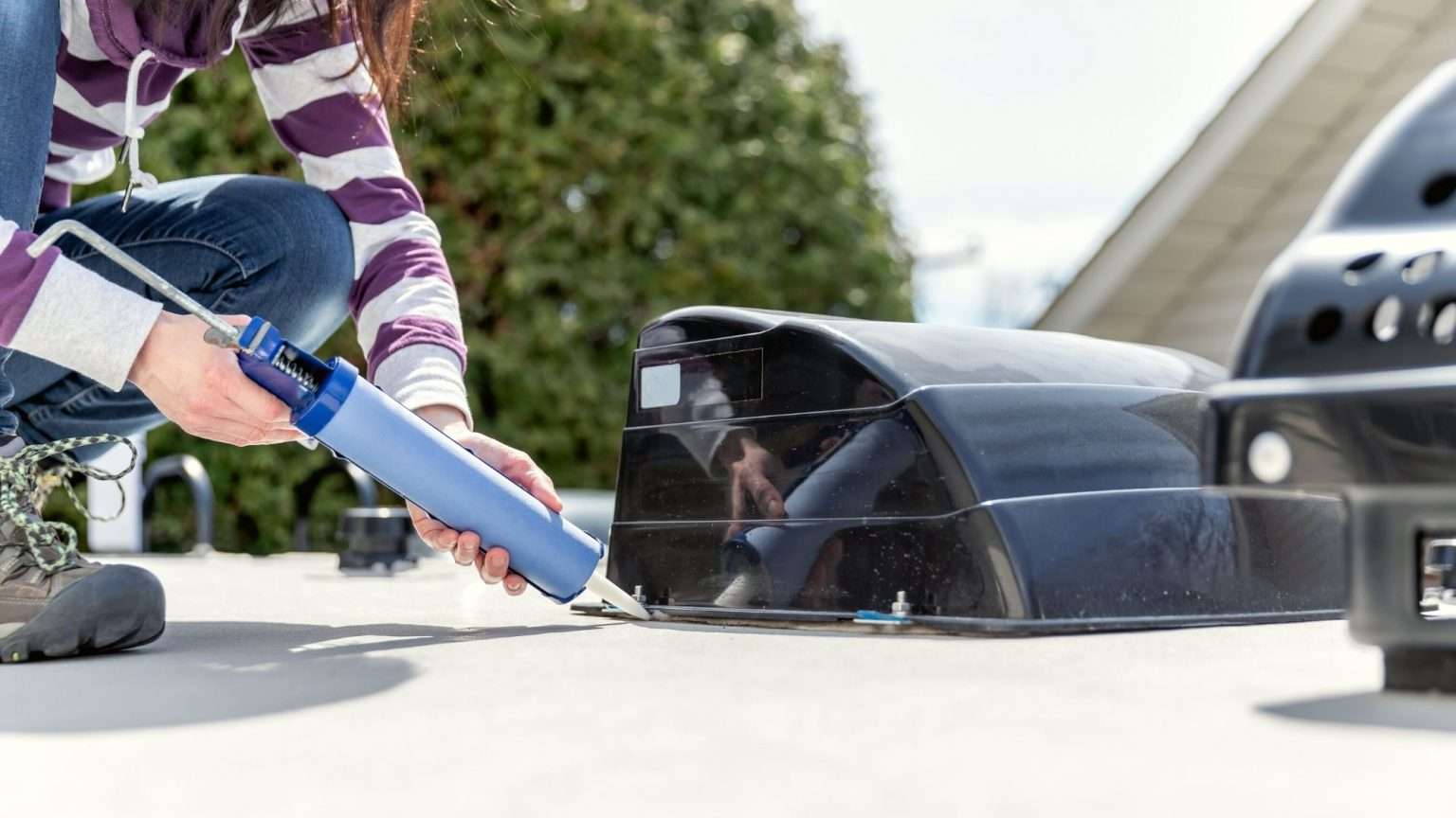10 Best RV Roof Sealants and How to Choose for Your Camper