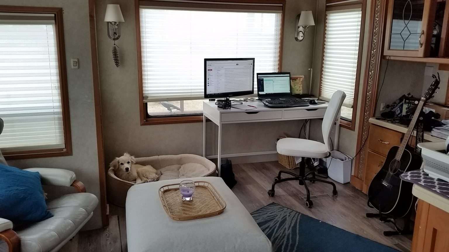 8 Great RV Desks & Ideas for Building a Mobile Workspace